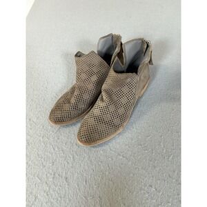 Dolce Vita Boots Womens Taupe Perforated Leather Ankle Booties Cutout Zip Back